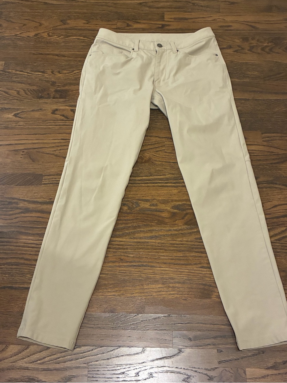 lululemon athletica Men's Chinos in Light Tan